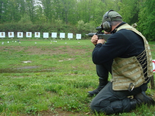 Tactical rifle kneeling position